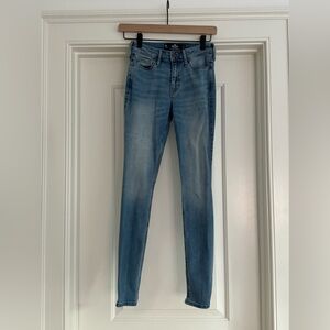 HOLLISTER SIZE 24 SKINNY JEANS